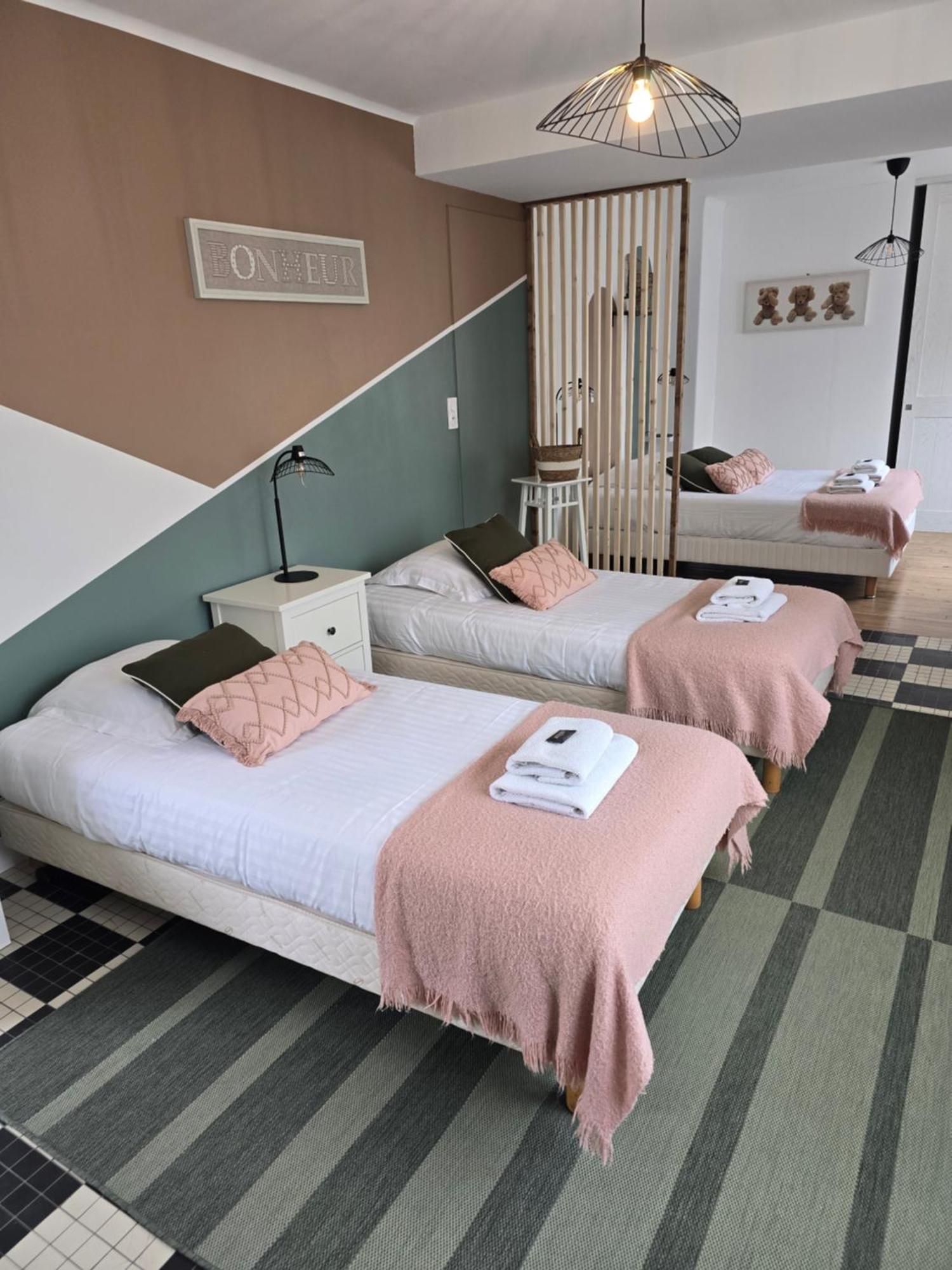 Hotel L'Ideal Le Mountbatten Arromanches-les-Bains Exterior foto