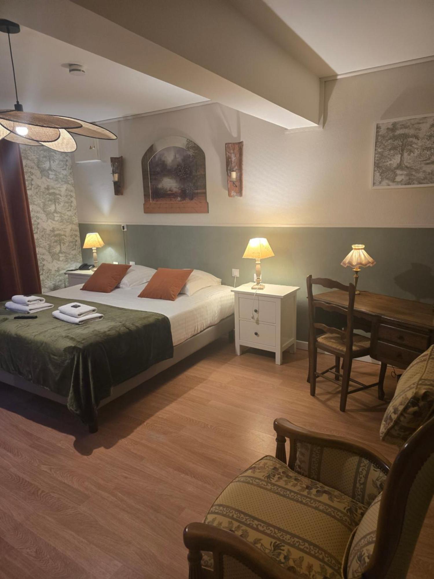 Hotel L'Ideal Le Mountbatten Arromanches-les-Bains Exterior foto