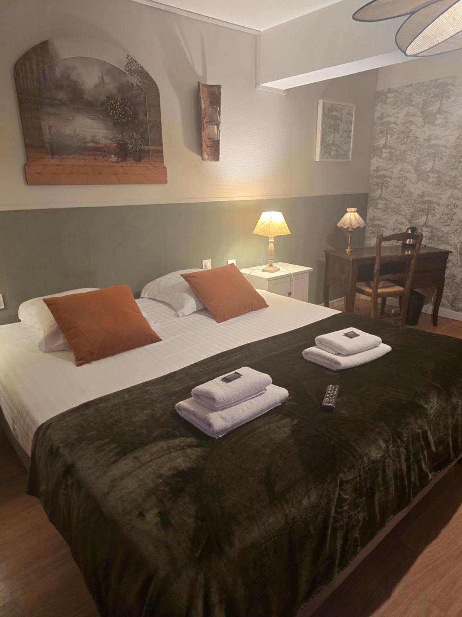 Hotel L'Ideal Le Mountbatten Arromanches-les-Bains Exterior foto